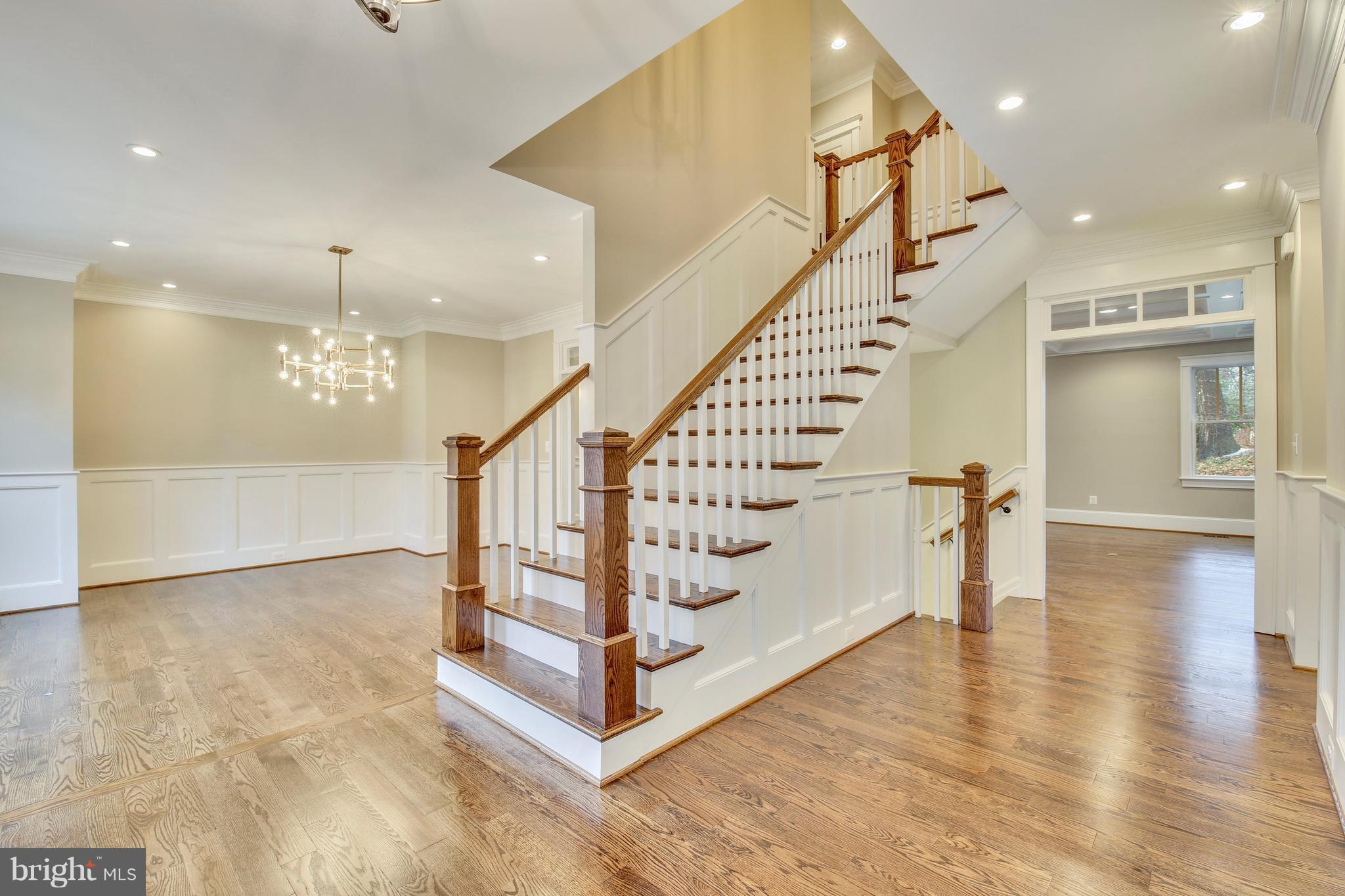 LEE HEIGHTS - Residential