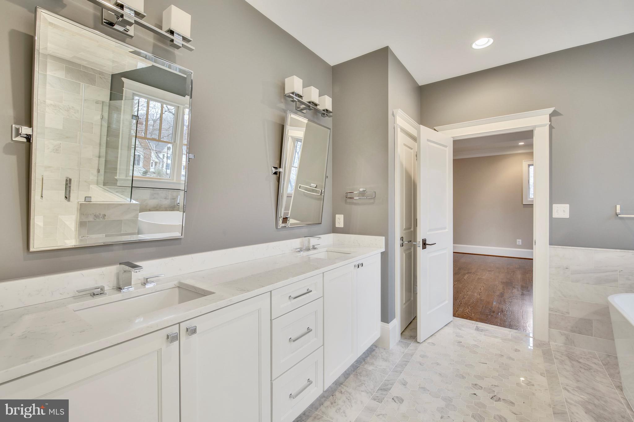 LEE HEIGHTS - Residential