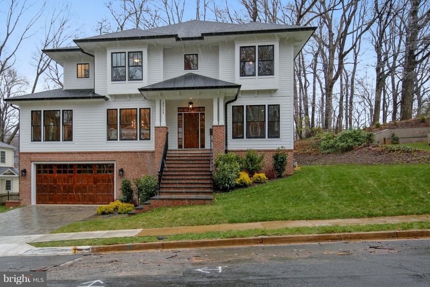 Nestled on quarter acre lot in walkable Lee Heights, new Spring Street home offers today's amenities w/character of classic home.  Main level den (or 6th BR) w/full bath; traditional living & dining rooms, butler's pantry, sun filled family room, bkfst area  & kitchen span back of home & open to level yard. Quality, style, location. Donaldson Run pool & Taylor Williamsburg Yorktown.