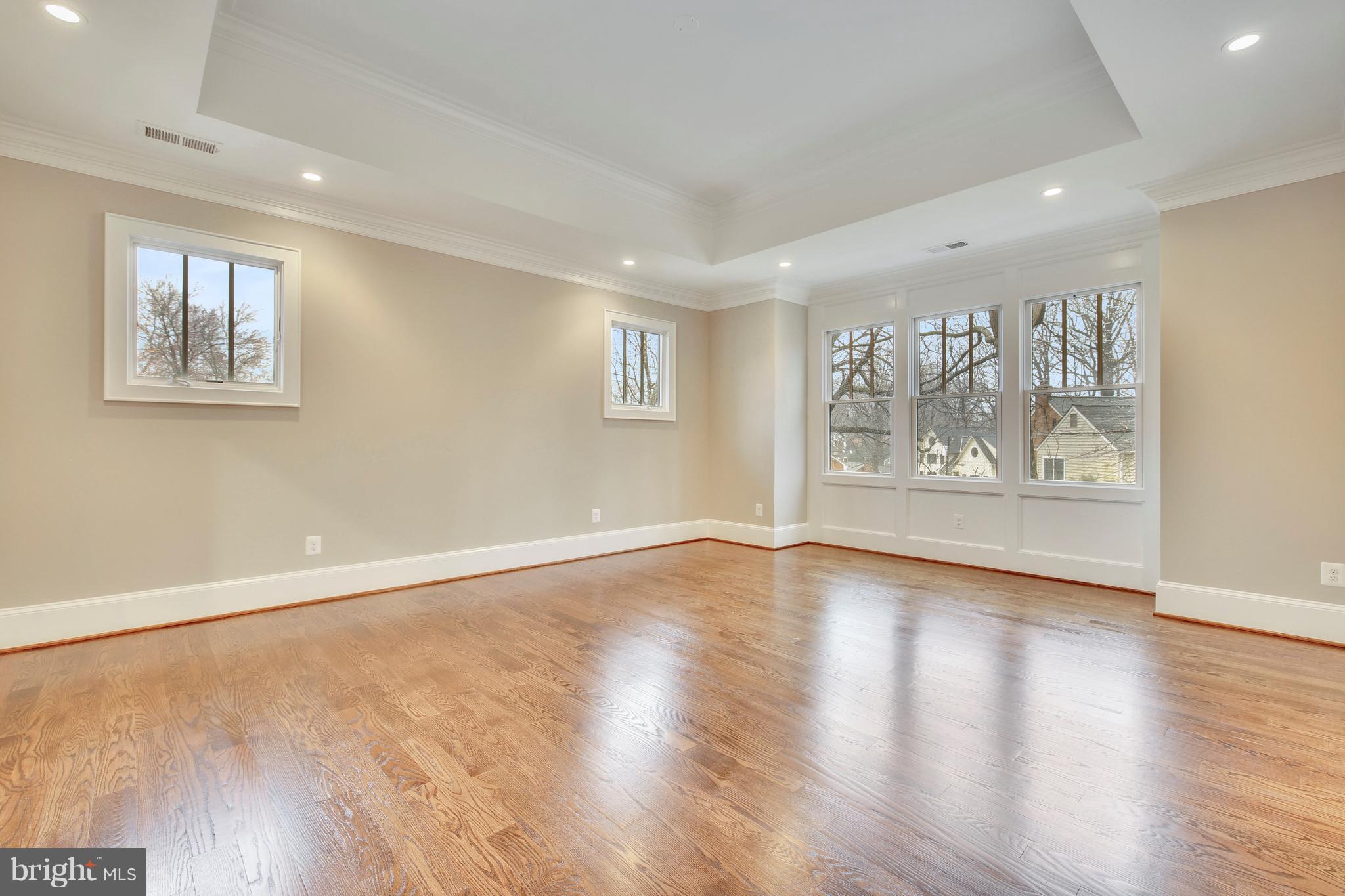 LEE HEIGHTS - Residential