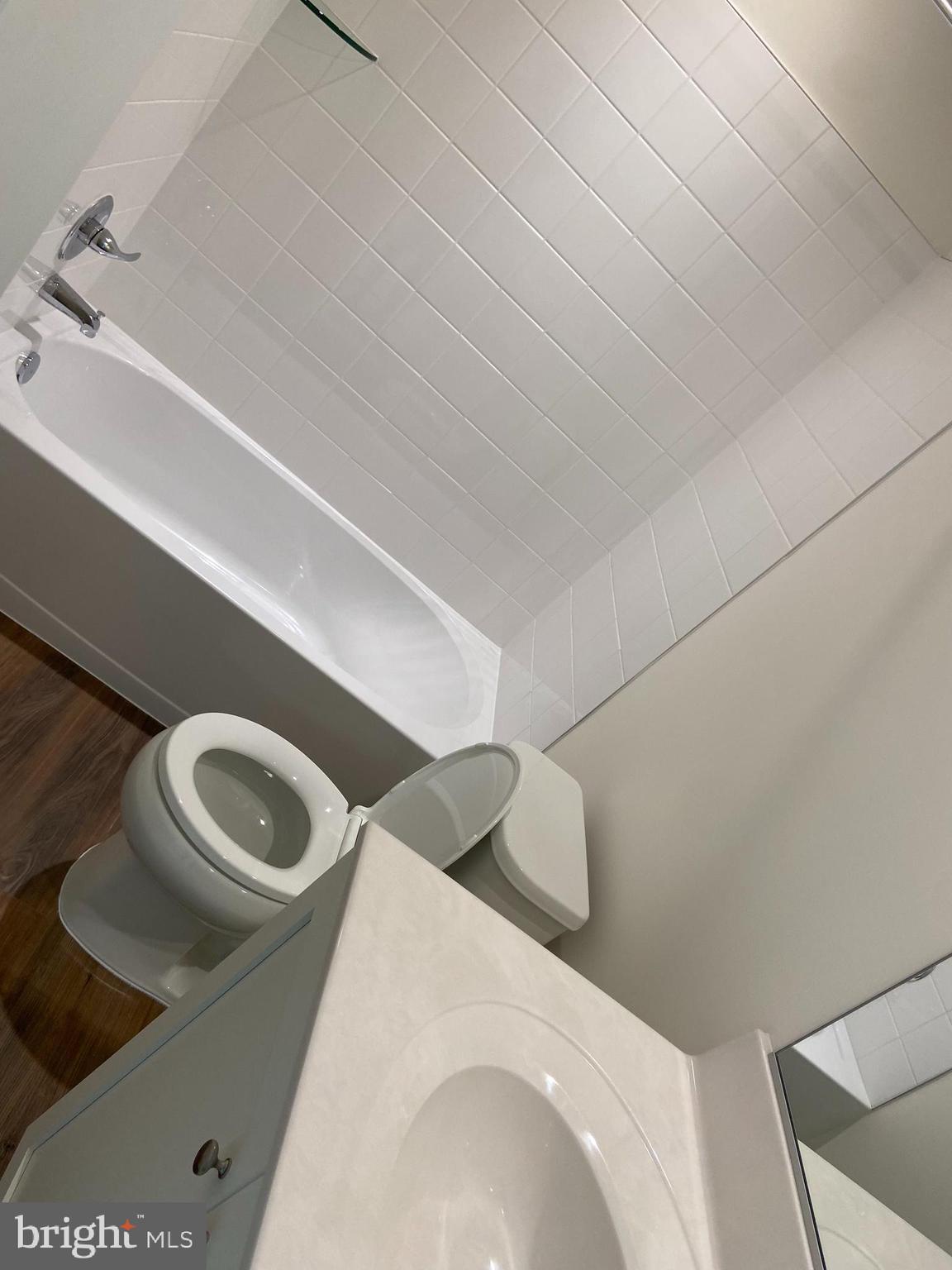 OVERLOOK AT RIVERSIDE TOWNHOMES - Residential Lease