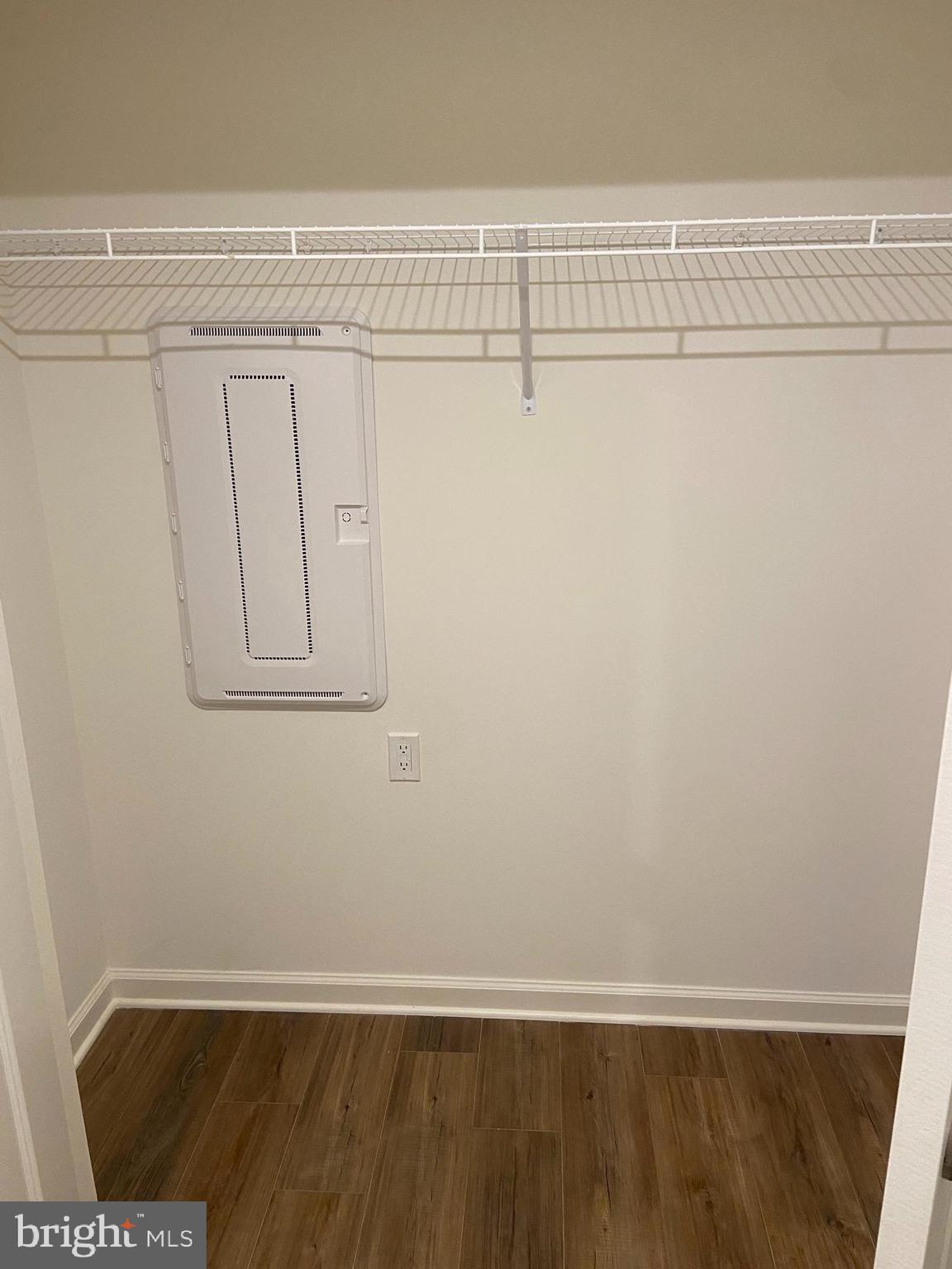 OVERLOOK AT RIVERSIDE TOWNHOMES - Residential Lease