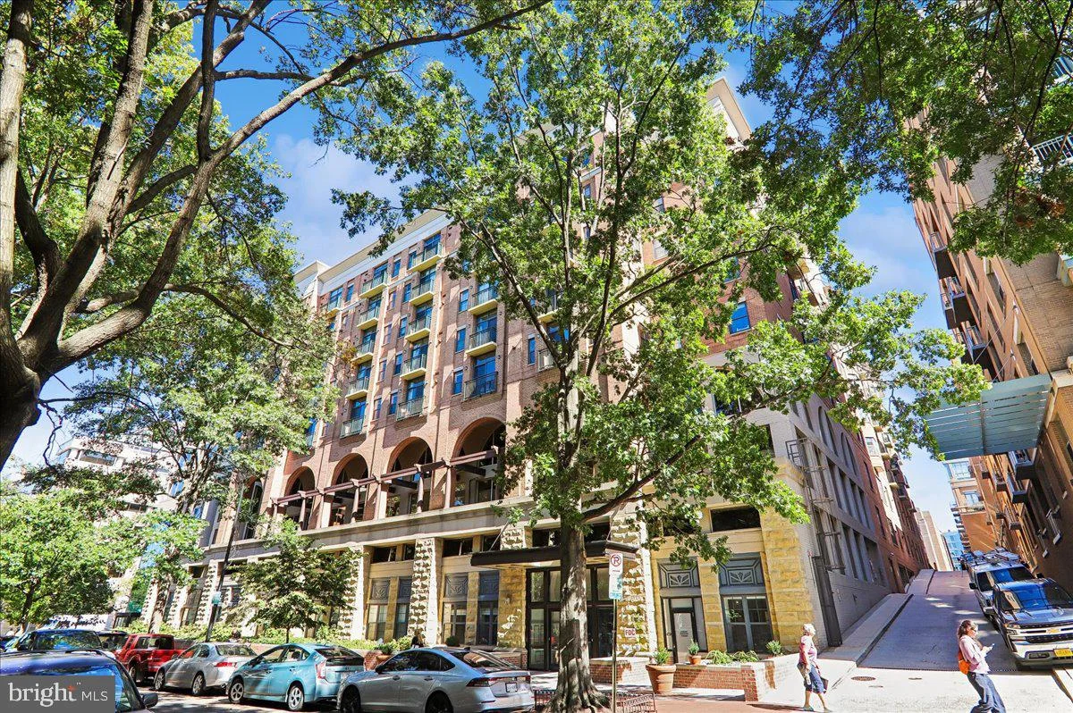 1111 25th Street NW Unit 620