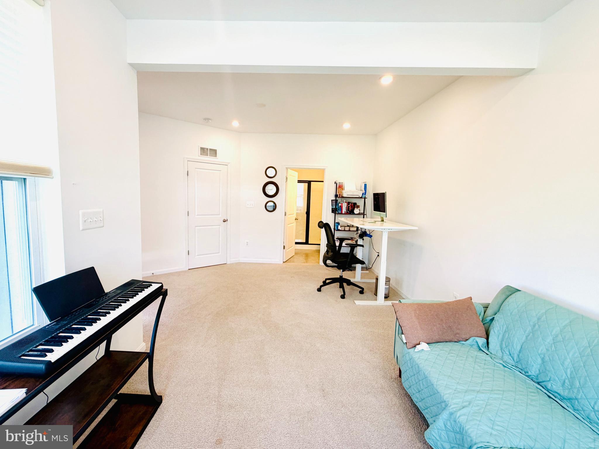 211 DOUGLAS WAY
