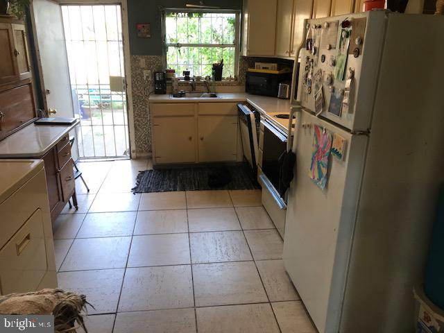 1903 E MADISON STREET