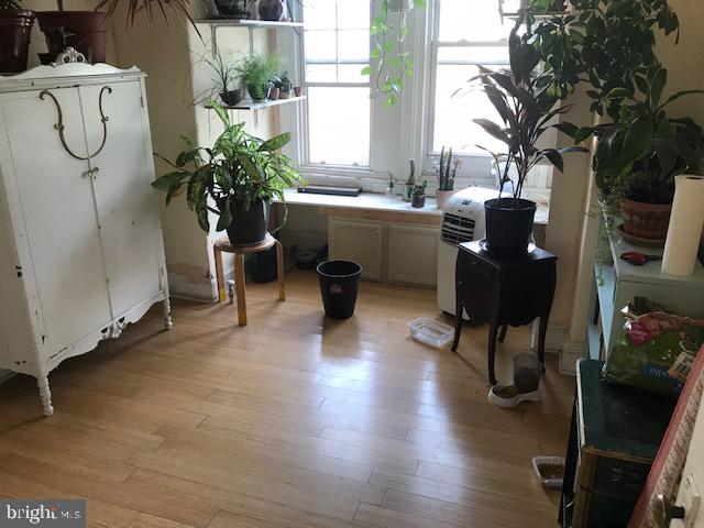 KENSINGTON - Residential