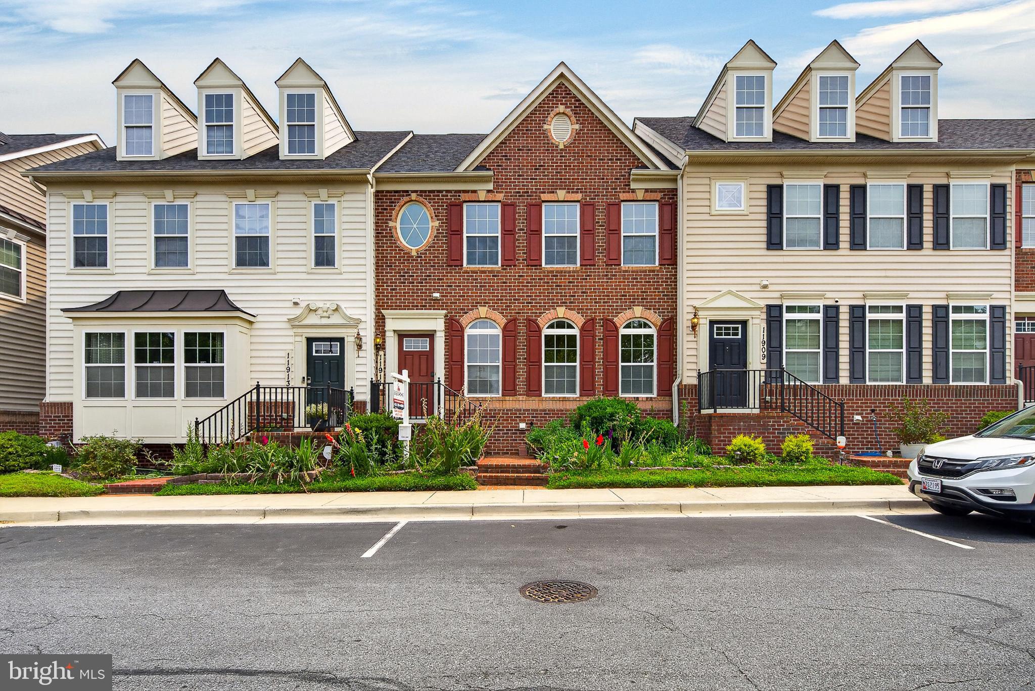 11911 COUNTRY SQUIRE WAY