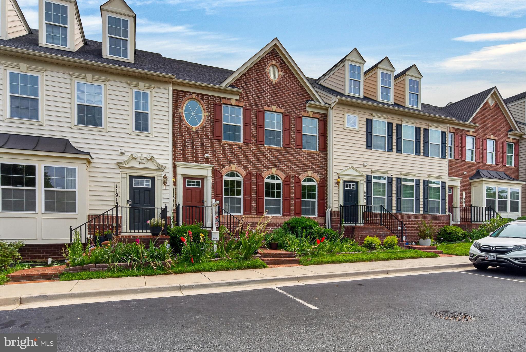 11911 COUNTRY SQUIRE WAY