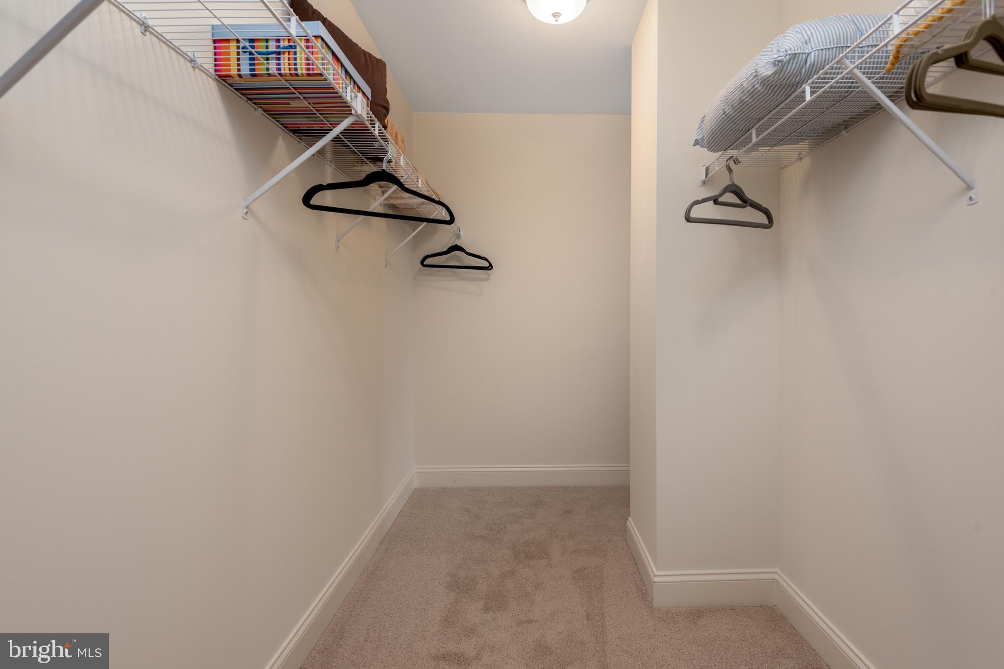 WINDY HEIGHTS, THE NEW - Residential