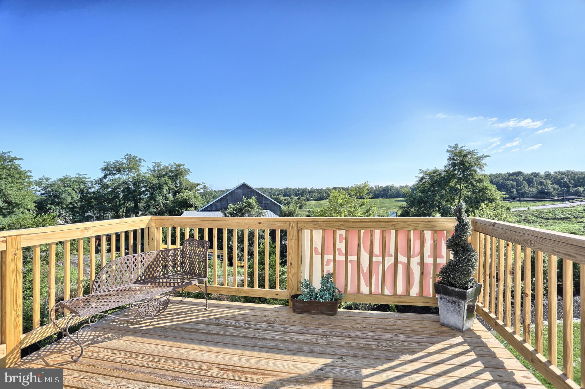 WINDY HEIGHTS, THE NEW - Residential