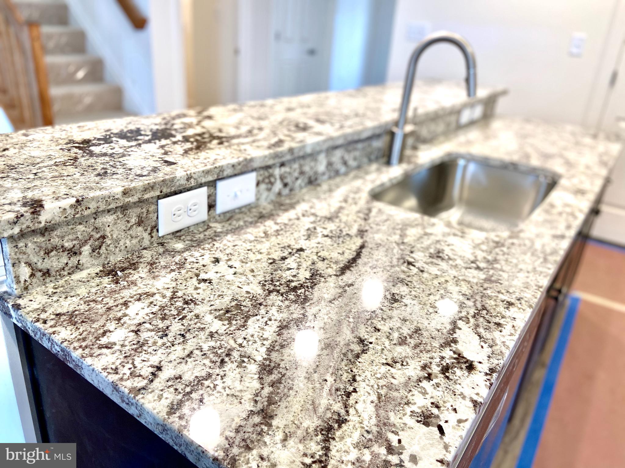 WINDY HEIGHTS, THE NEW - Residential