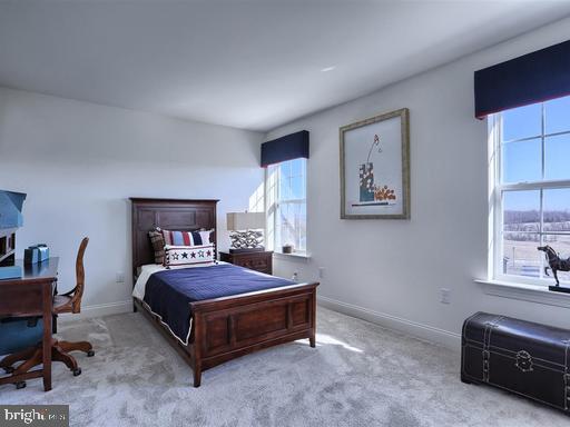 WINDY HEIGHTS, THE NEW - Residential