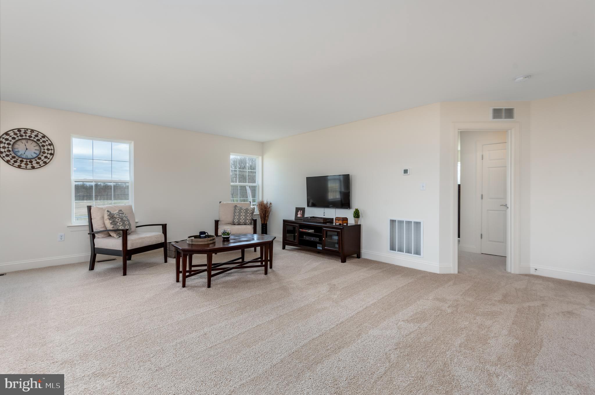 WINDY HEIGHTS, THE NEW - Residential