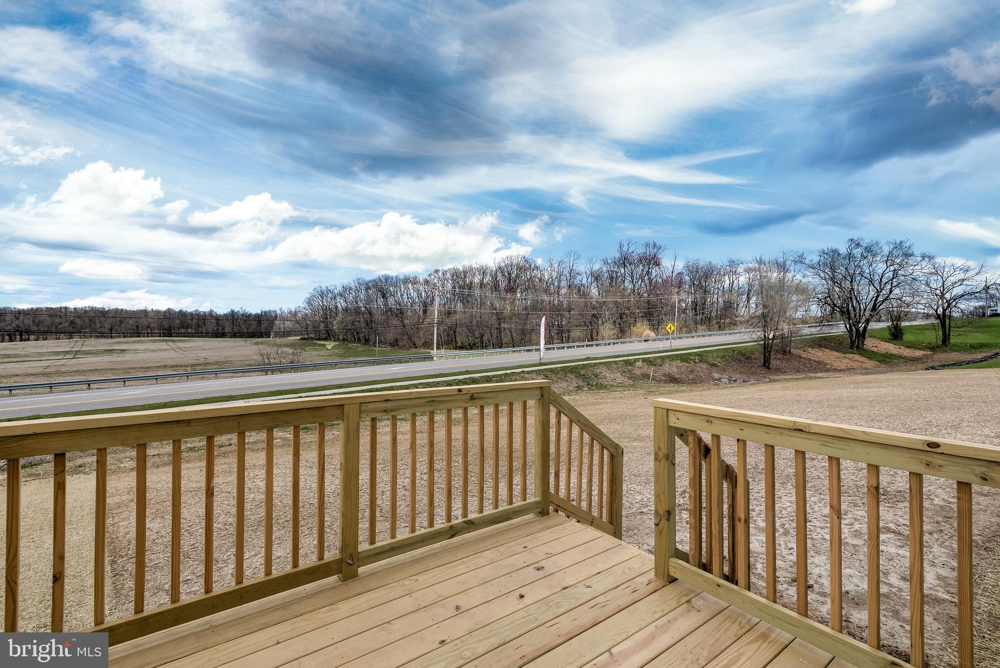 WINDY HEIGHTS, THE NEW - Residential