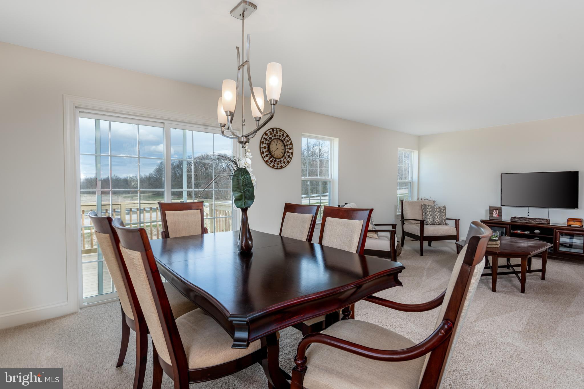 WINDY HEIGHTS, THE NEW - Residential