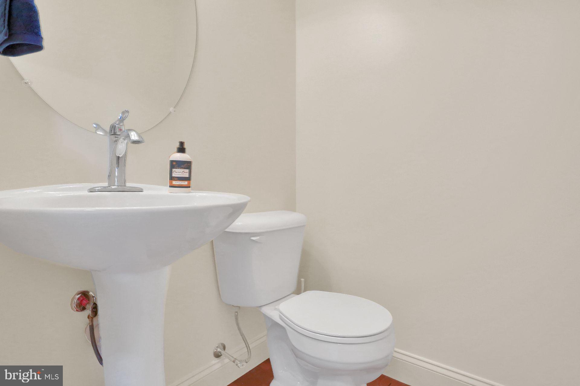 WINDY HEIGHTS, THE NEW - Residential