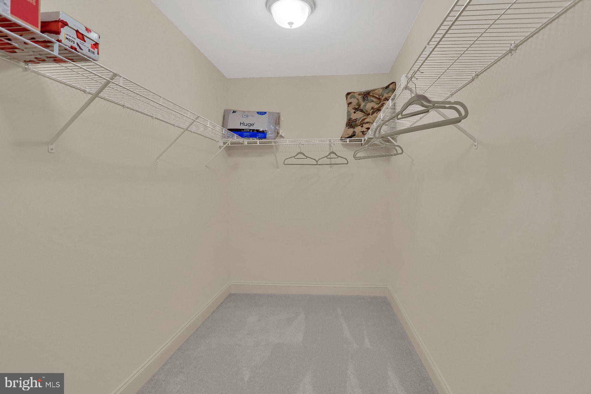 WINDY HEIGHTS, THE NEW - Residential