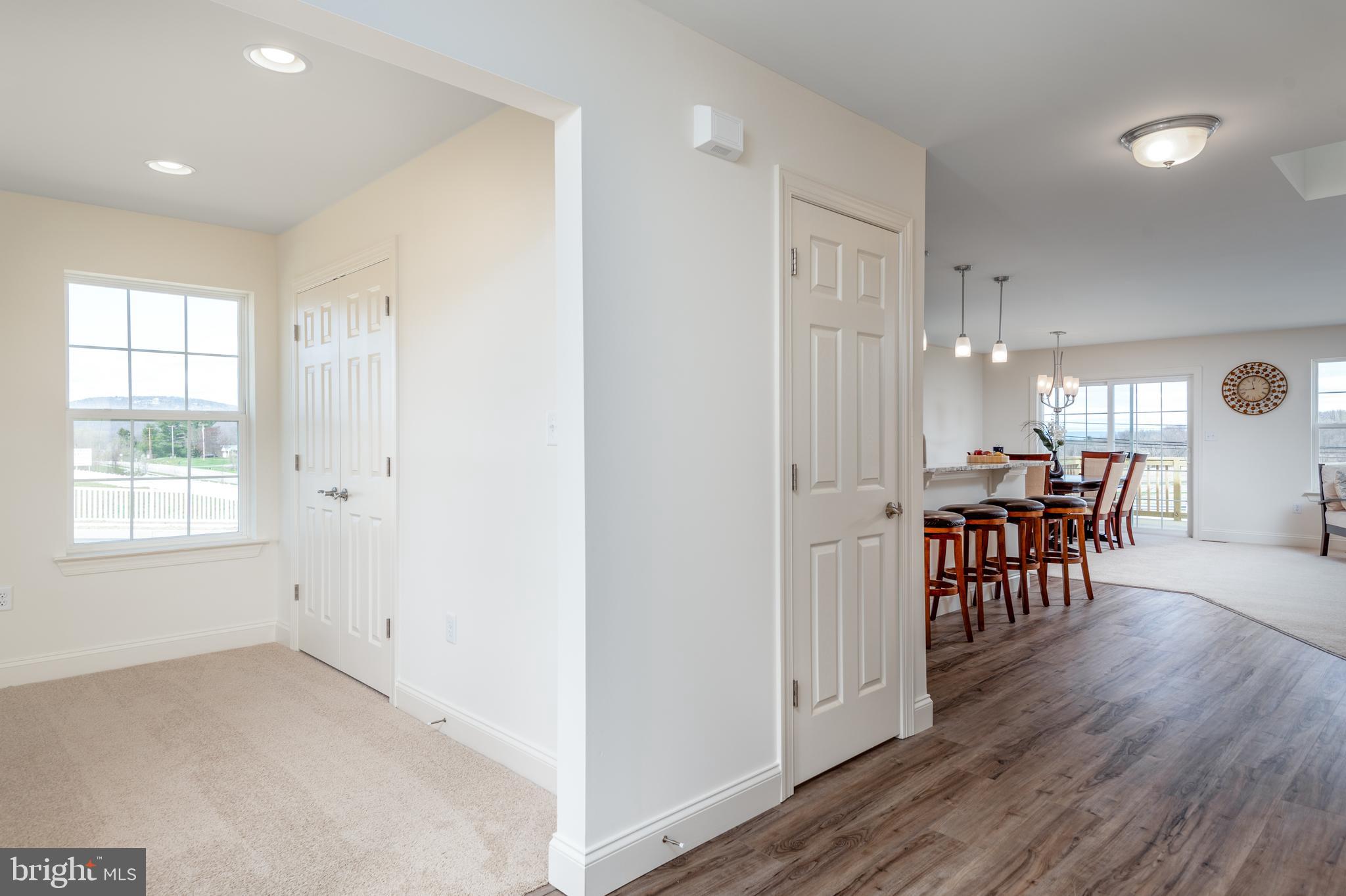 WINDY HEIGHTS, THE NEW - Residential