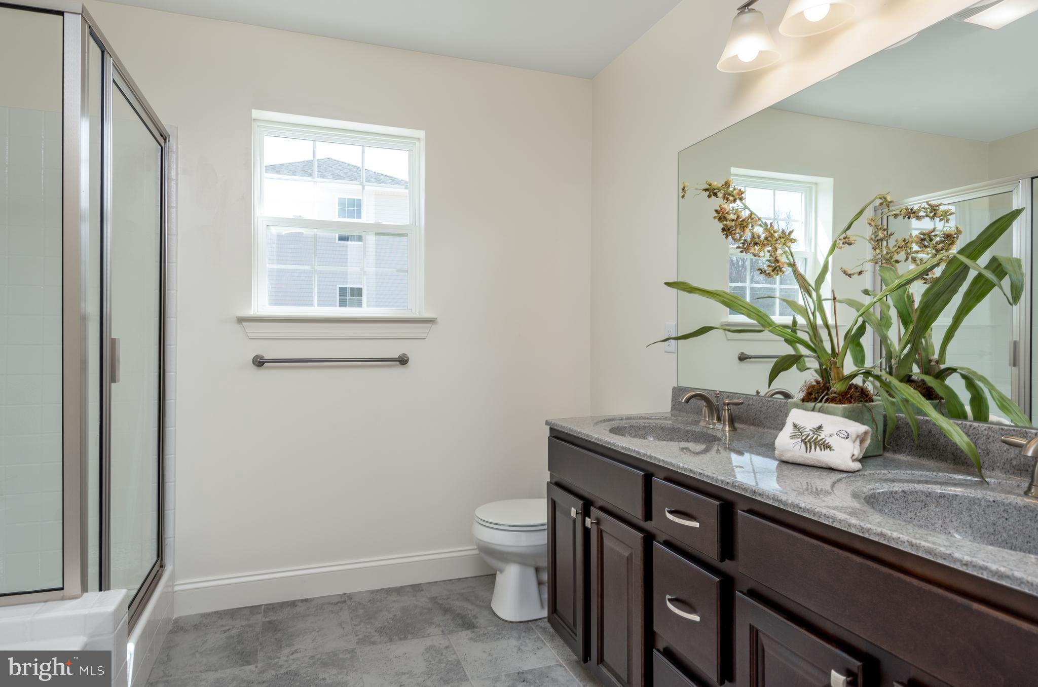 WINDY HEIGHTS, THE NEW - Residential