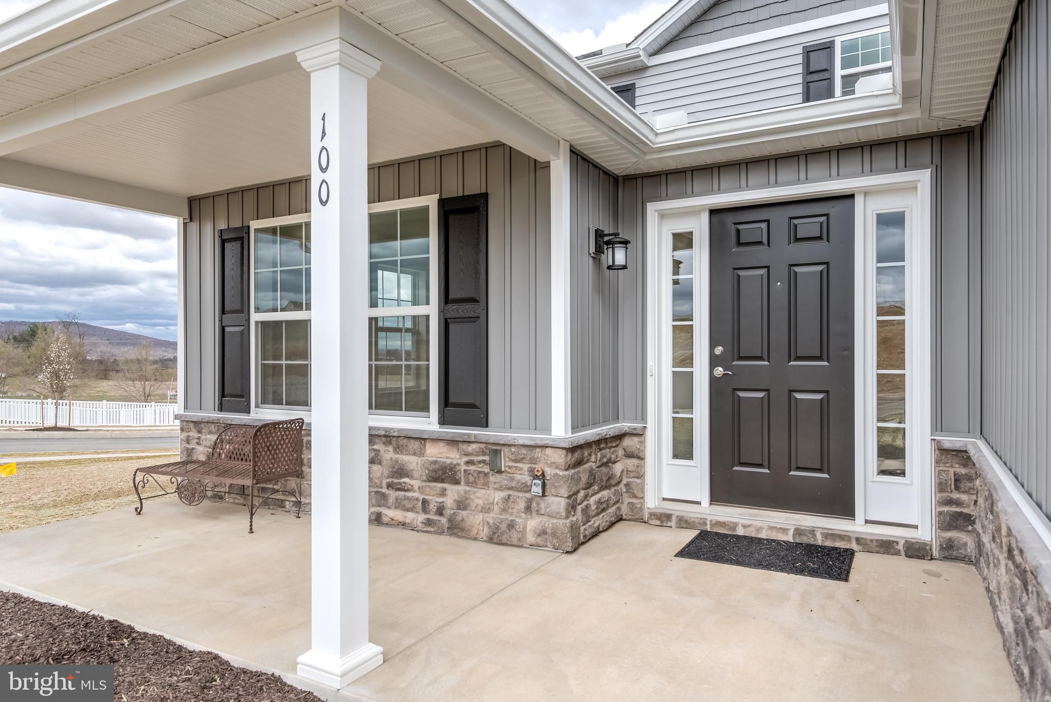 WINDY HEIGHTS, THE NEW - Residential