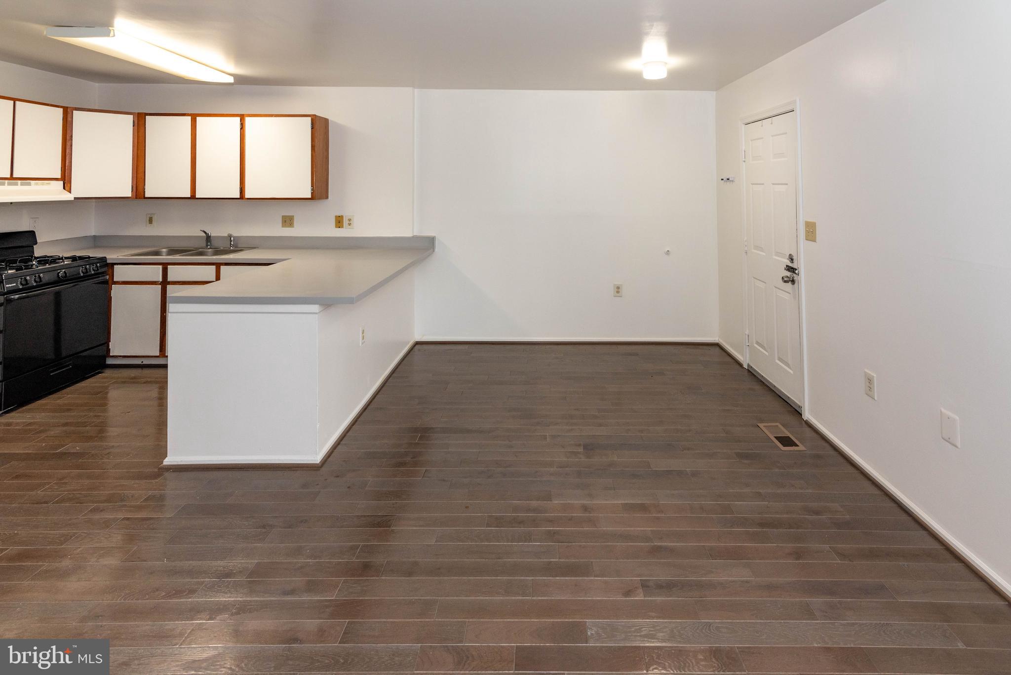 JOHNSTON SQUARE - Residential