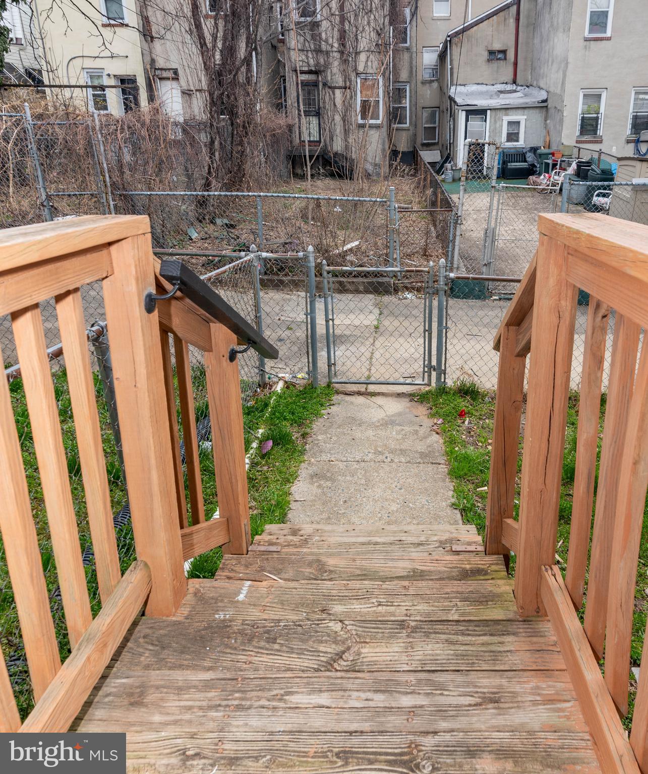 JOHNSTON SQUARE - Residential