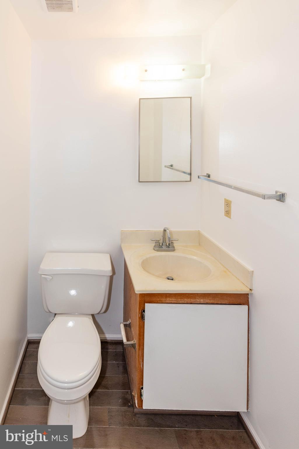 JOHNSTON SQUARE - Residential