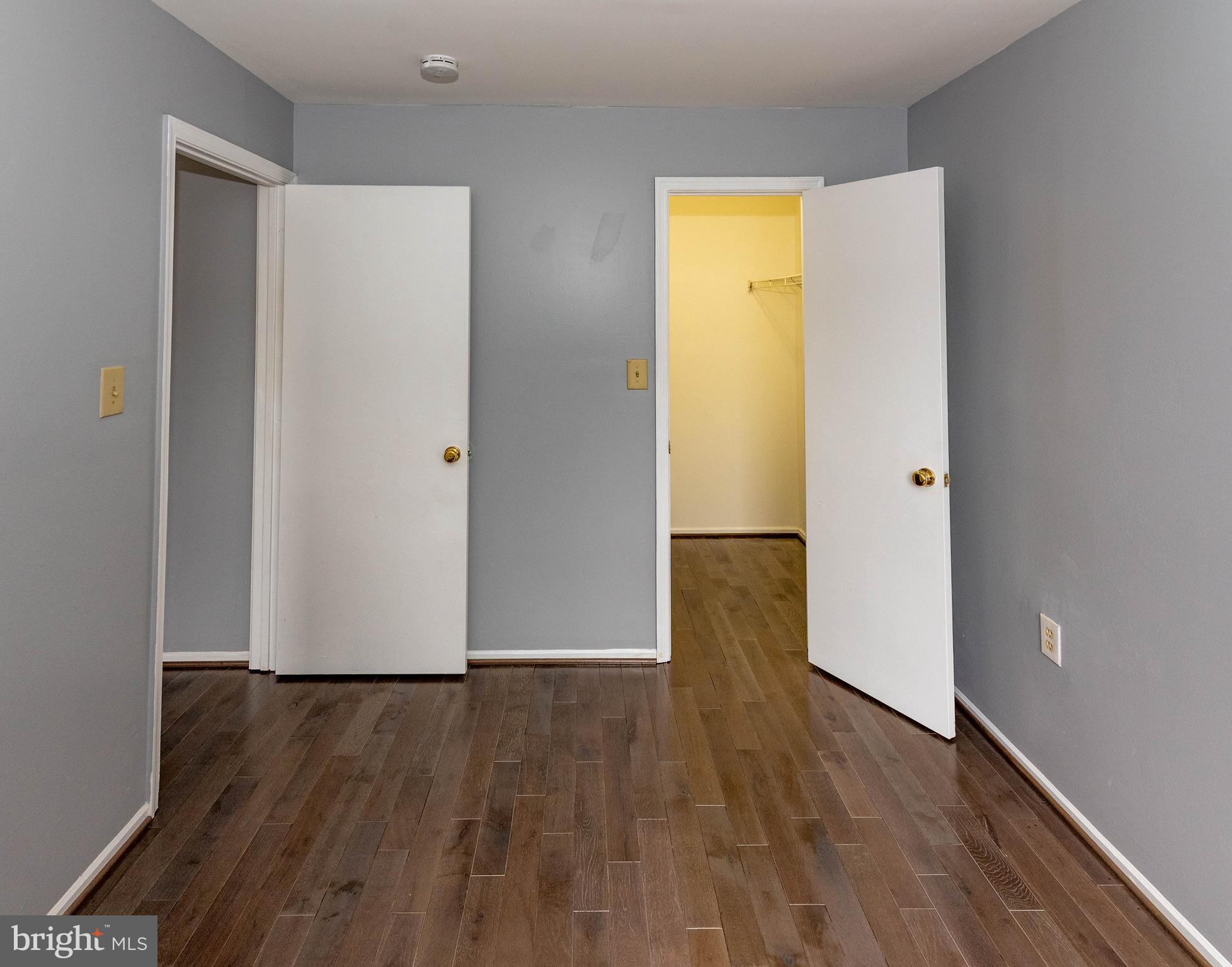 JOHNSTON SQUARE - Residential