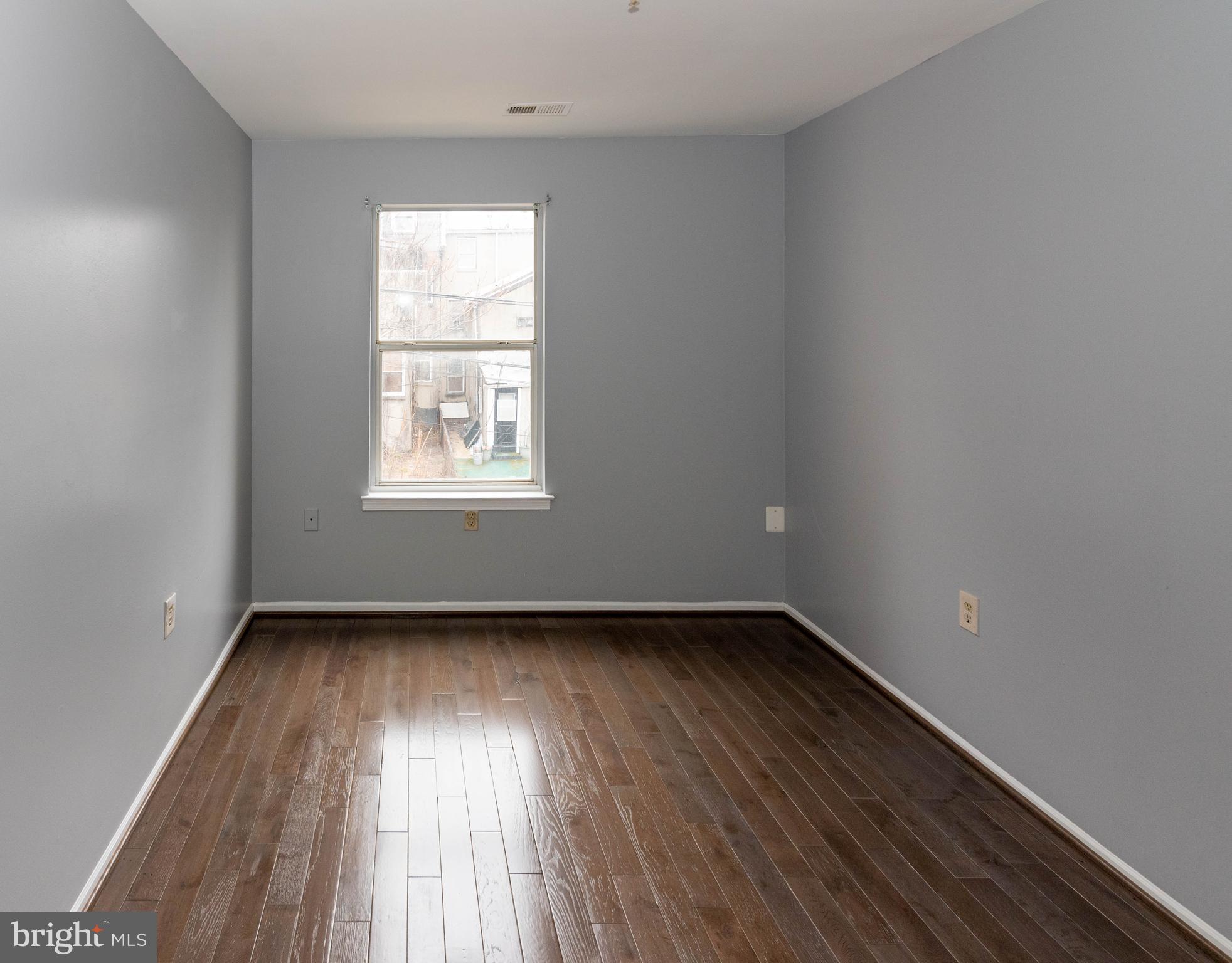 JOHNSTON SQUARE - Residential