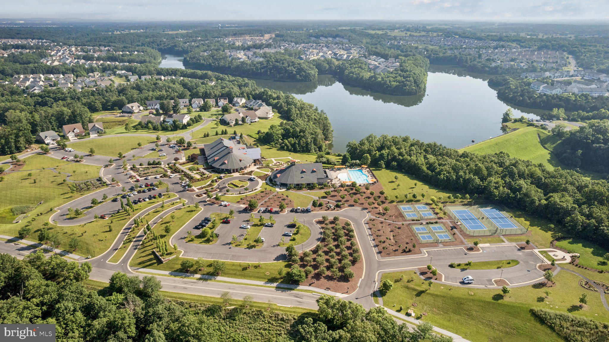 LAKE FREDERICK - Residential