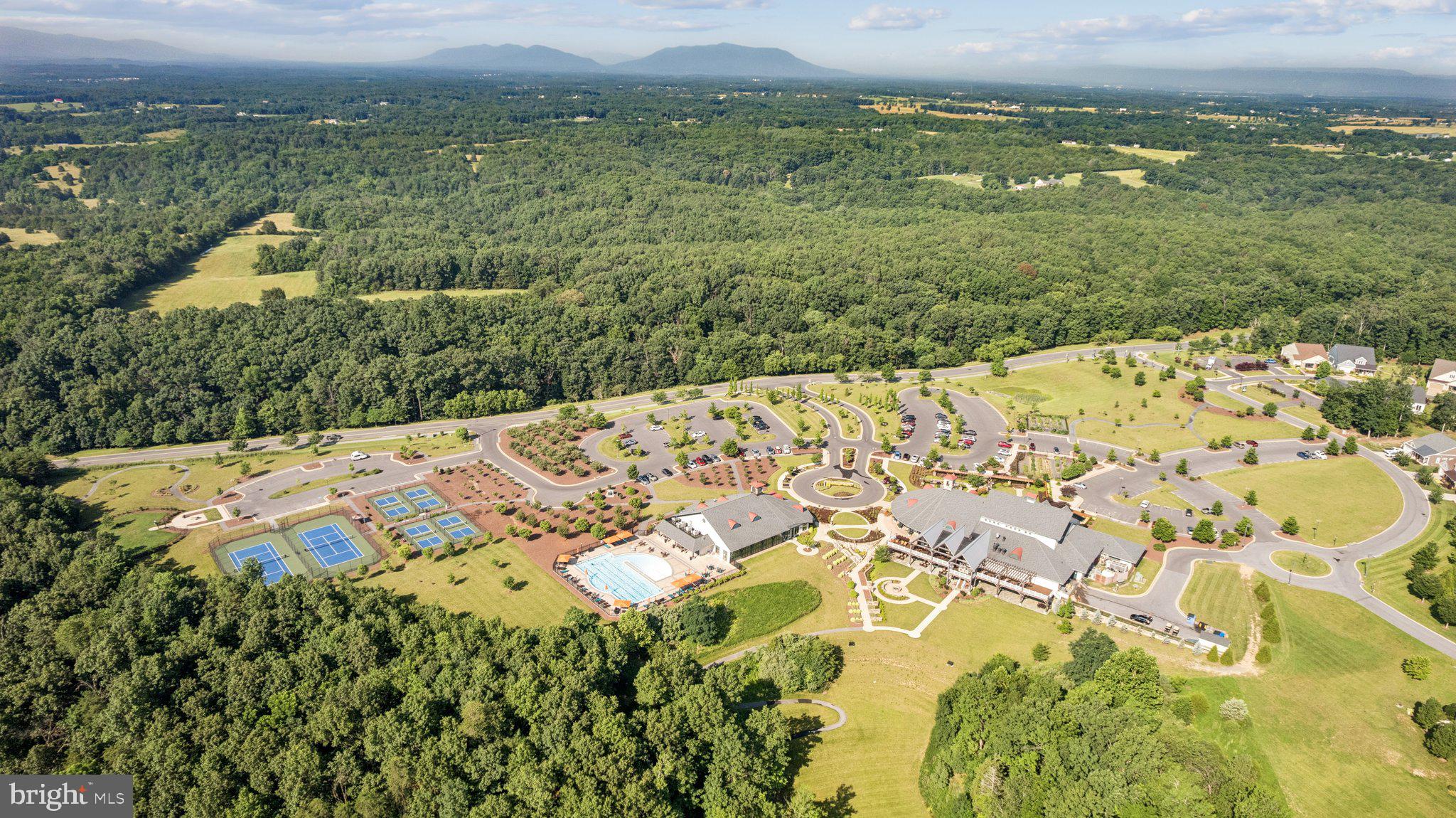 LAKE FREDERICK - Residential