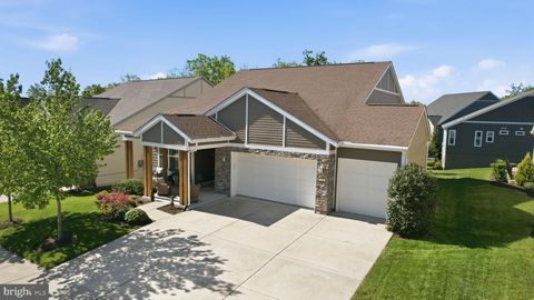 Photo of 102 Peregrine Court, LAKE FREDERICK, VA 22630 (MLS # VAFV2041338)