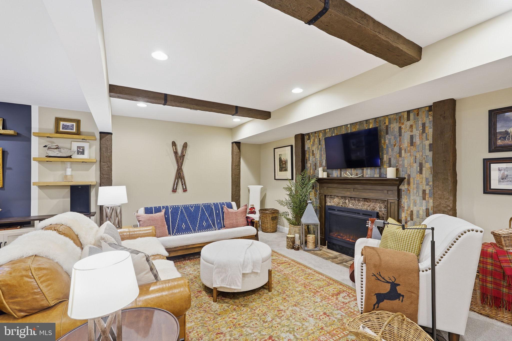 LAKE FREDERICK - Residential