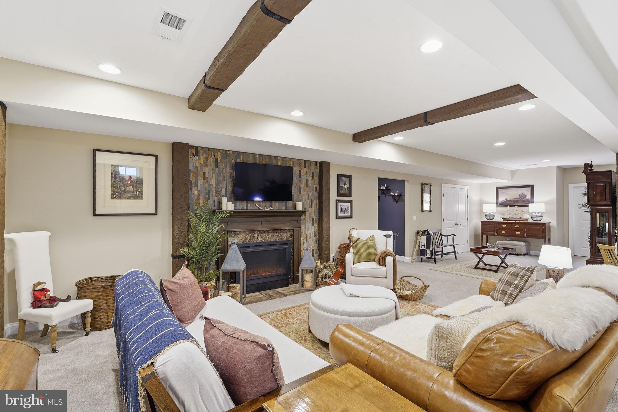 LAKE FREDERICK - Residential