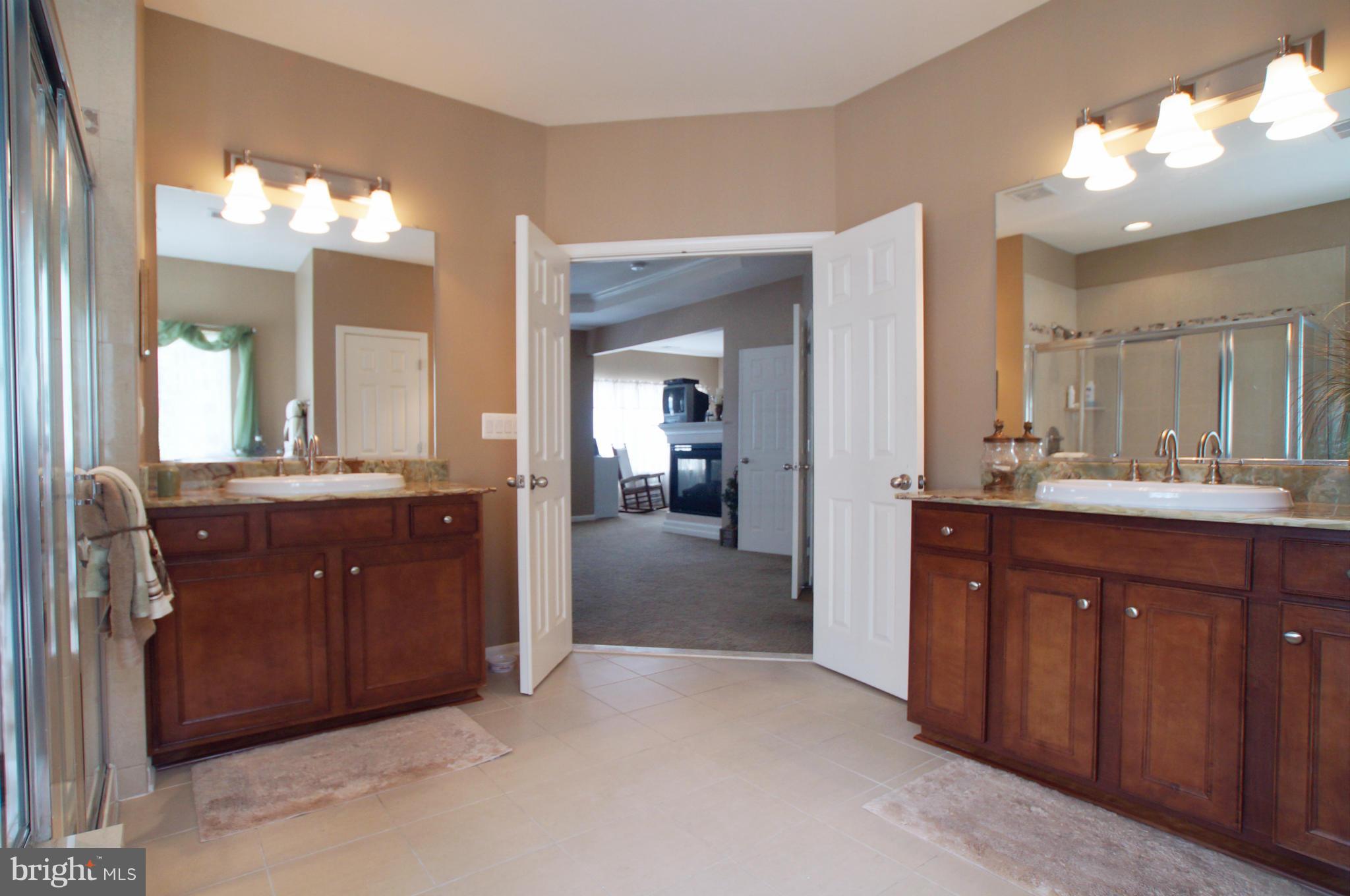 STONEWALL MANOR - Residential