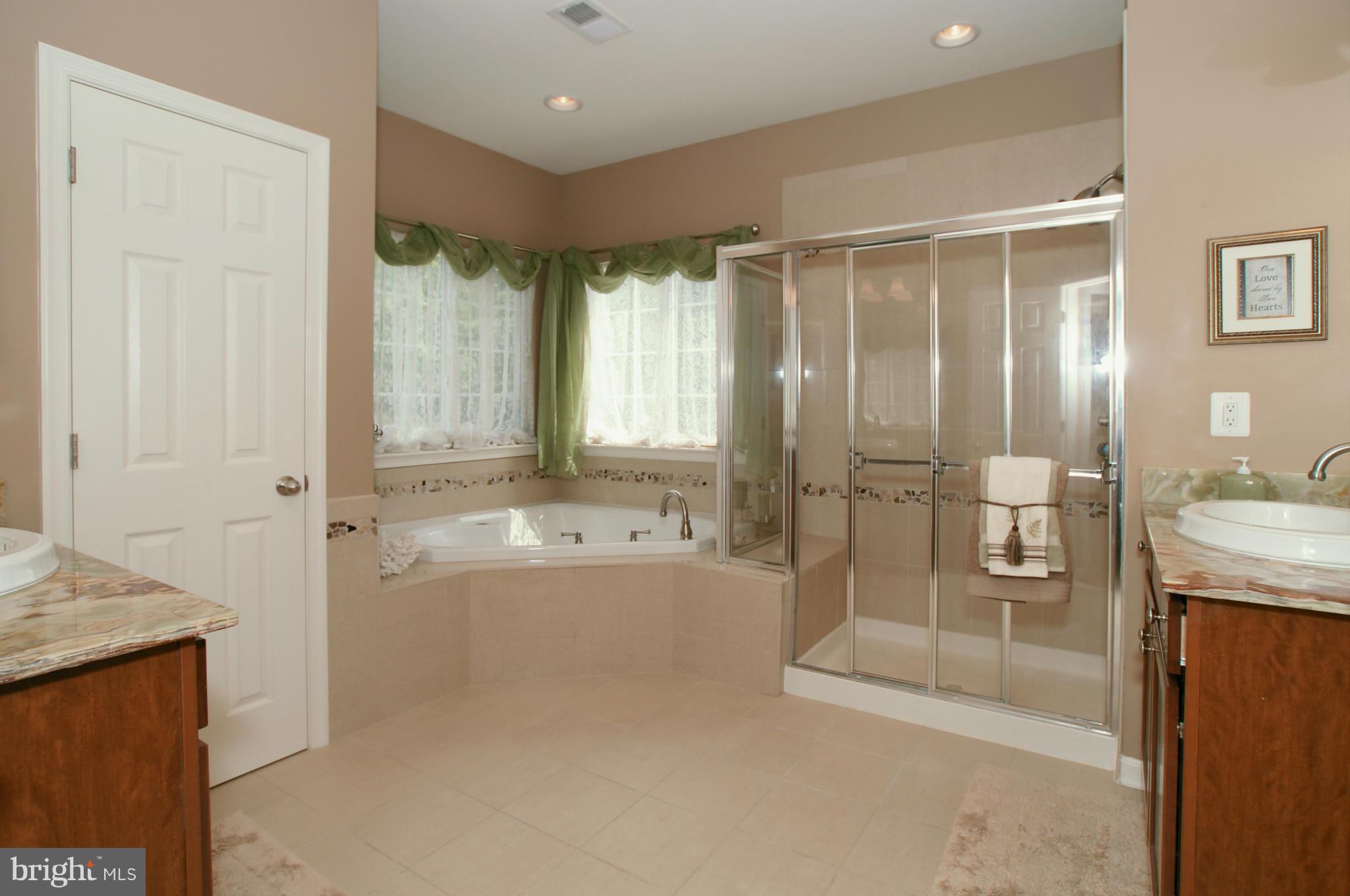 STONEWALL MANOR - Residential