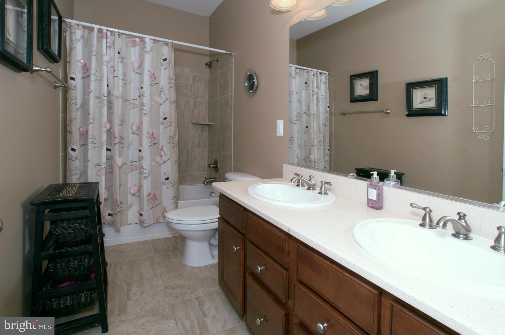 STONEWALL MANOR - Residential