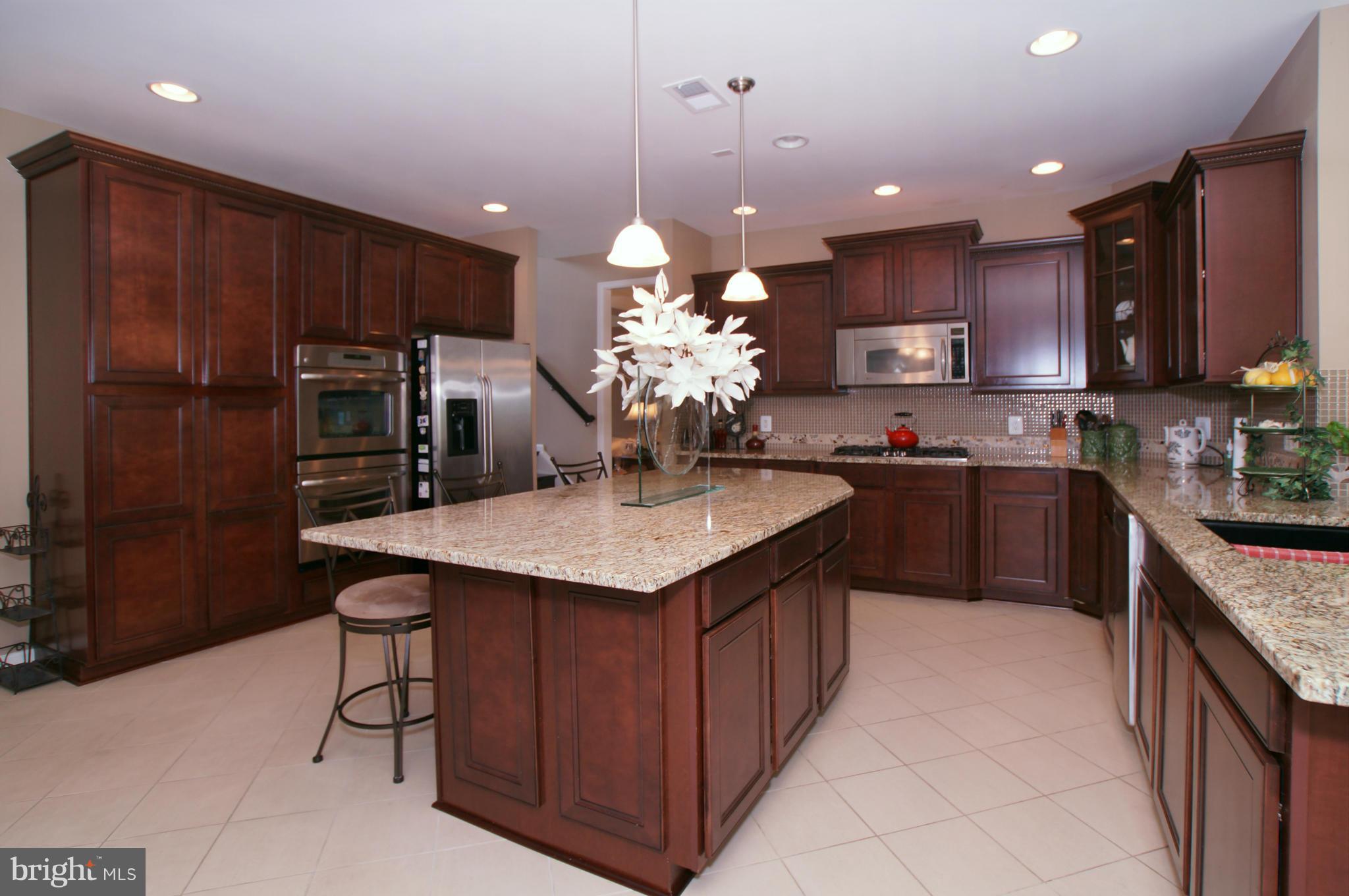 STONEWALL MANOR - Residential