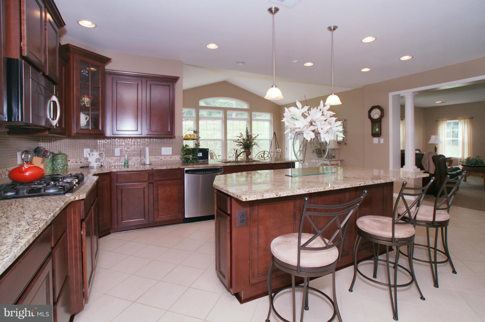 STONEWALL MANOR - Residential