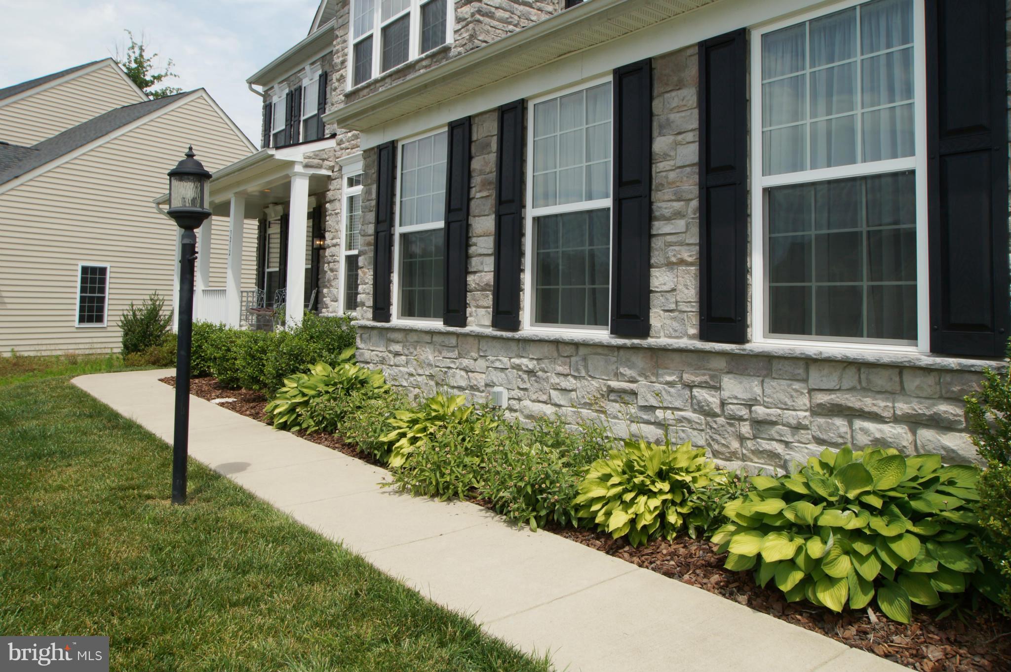 STONEWALL MANOR - Residential