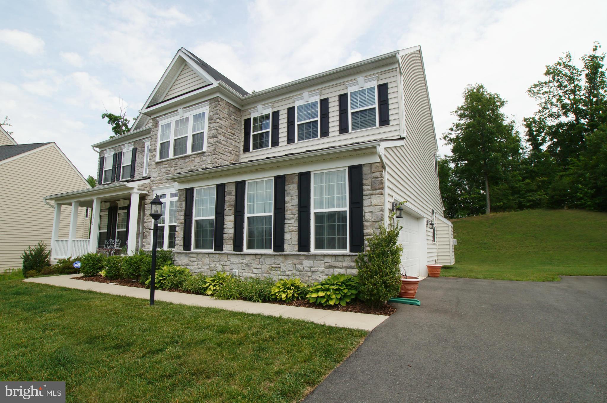 STONEWALL MANOR - Residential