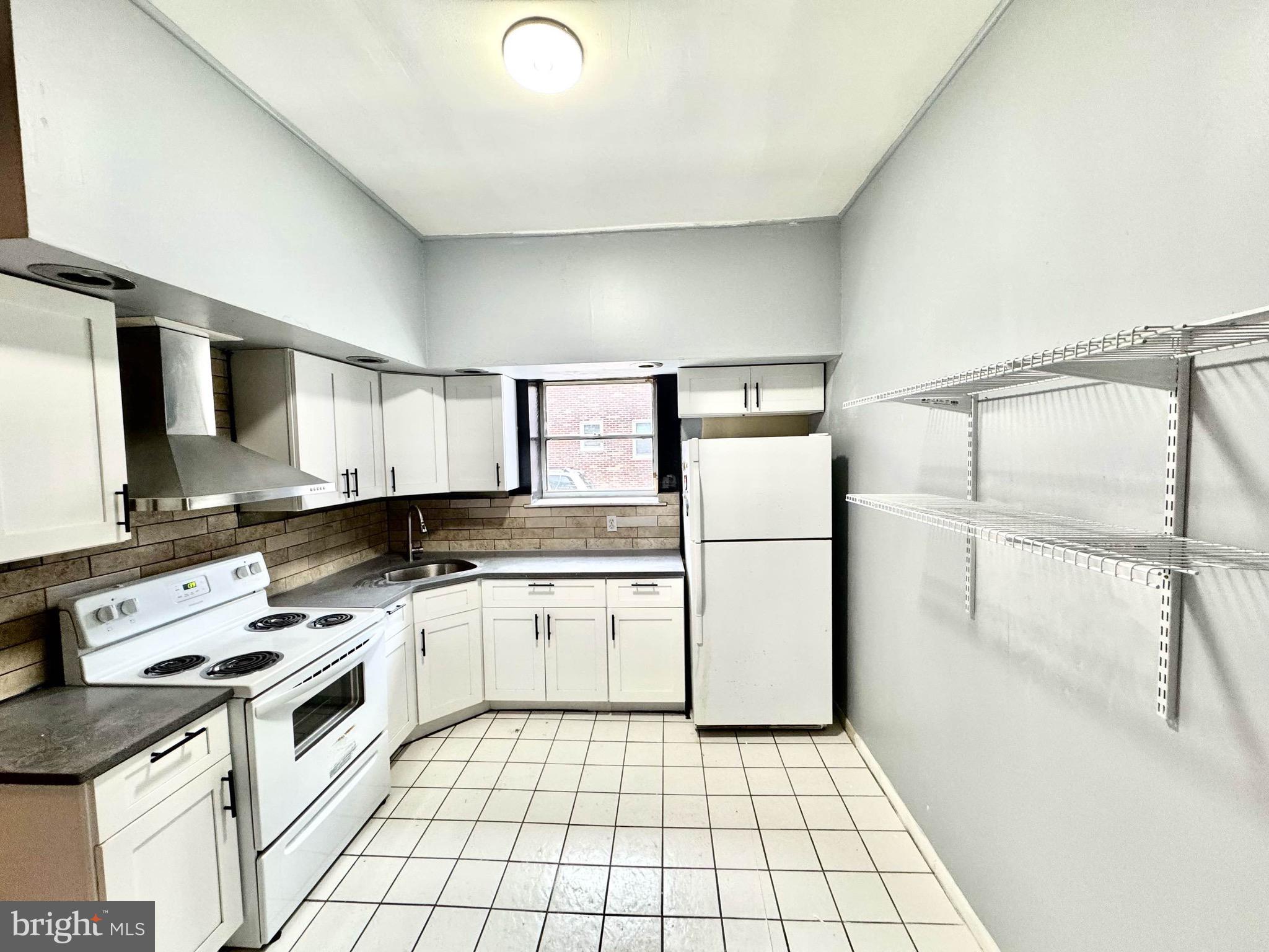 1626 W PORTER STREET