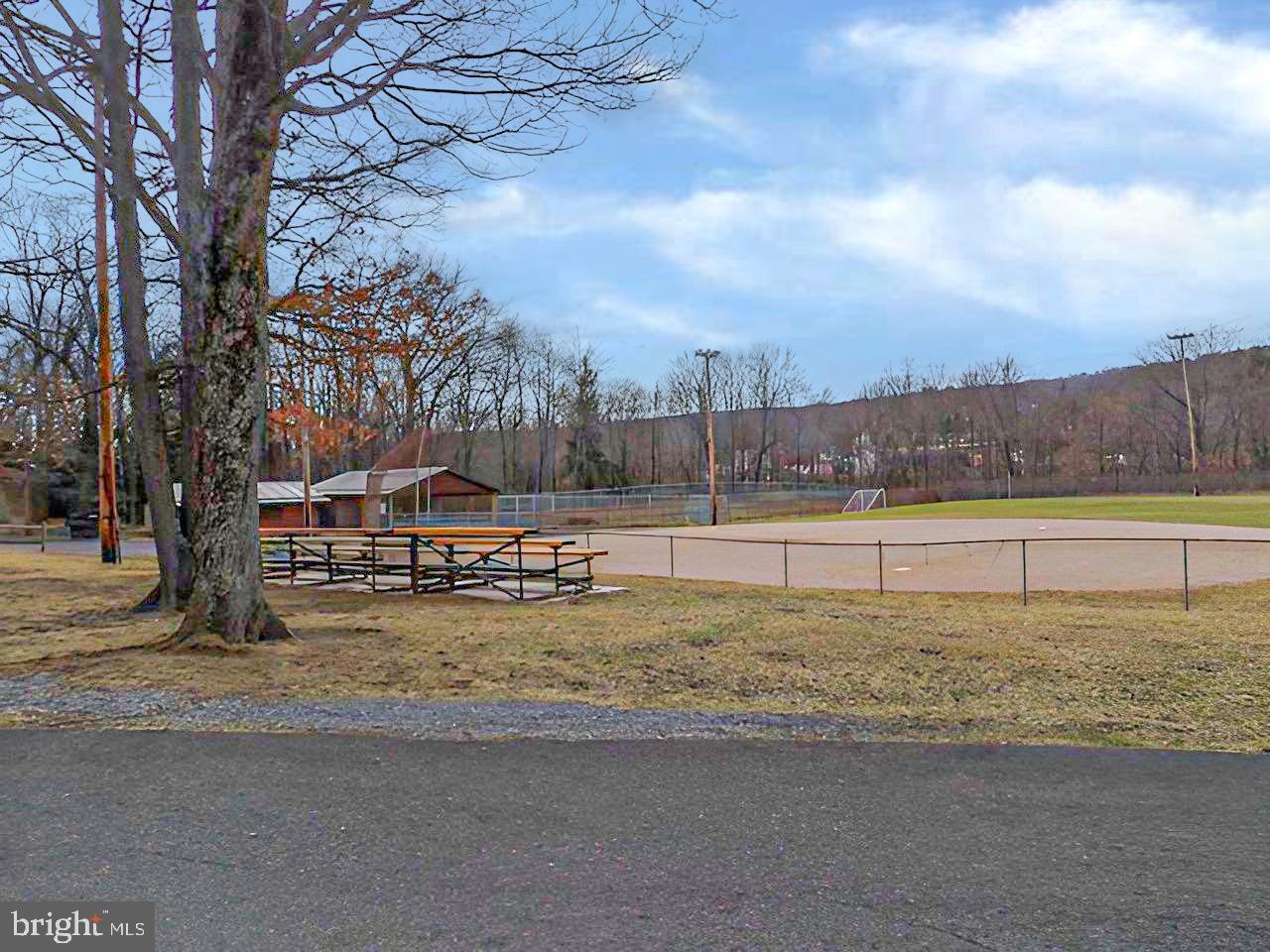 CENTENNIAL HILL - Residential