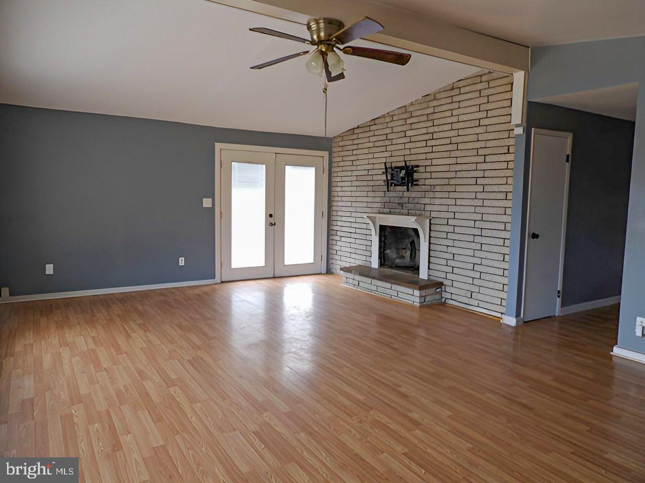 CENTENNIAL HILL - Residential