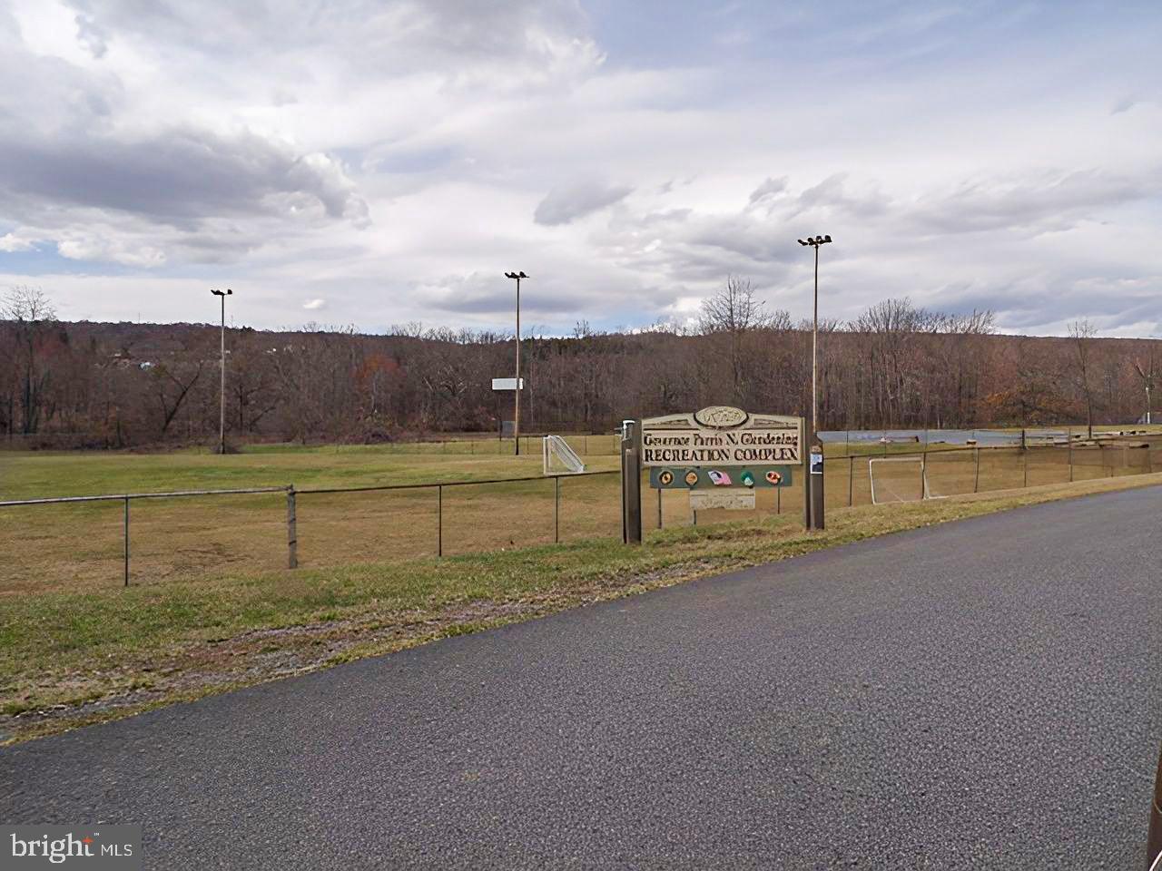 CENTENNIAL HILL - Residential