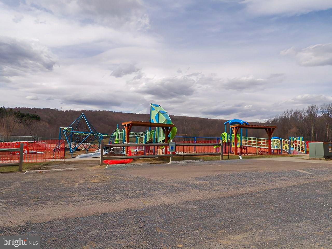 CENTENNIAL HILL - Residential