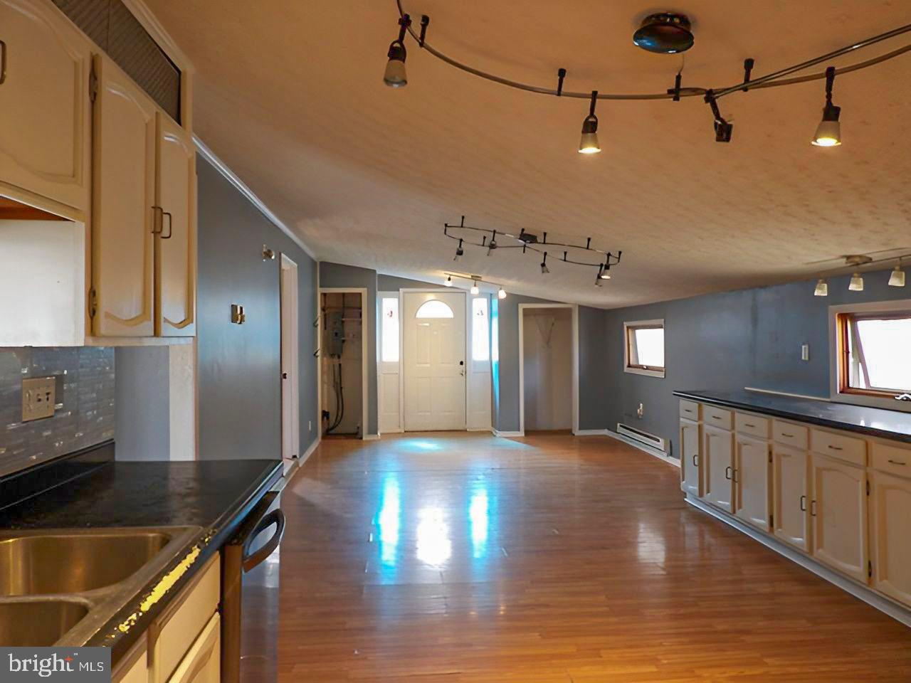 CENTENNIAL HILL - Residential