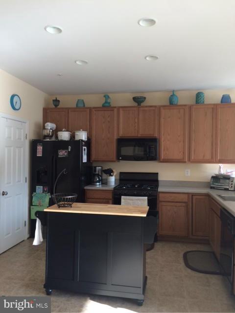 MAZEL - Residential Lease