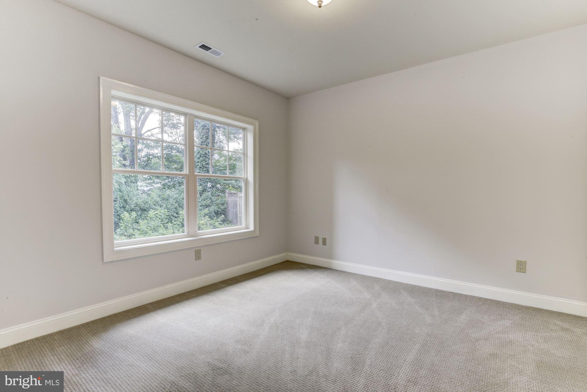 OAKWOOD KNOLLS - Residential