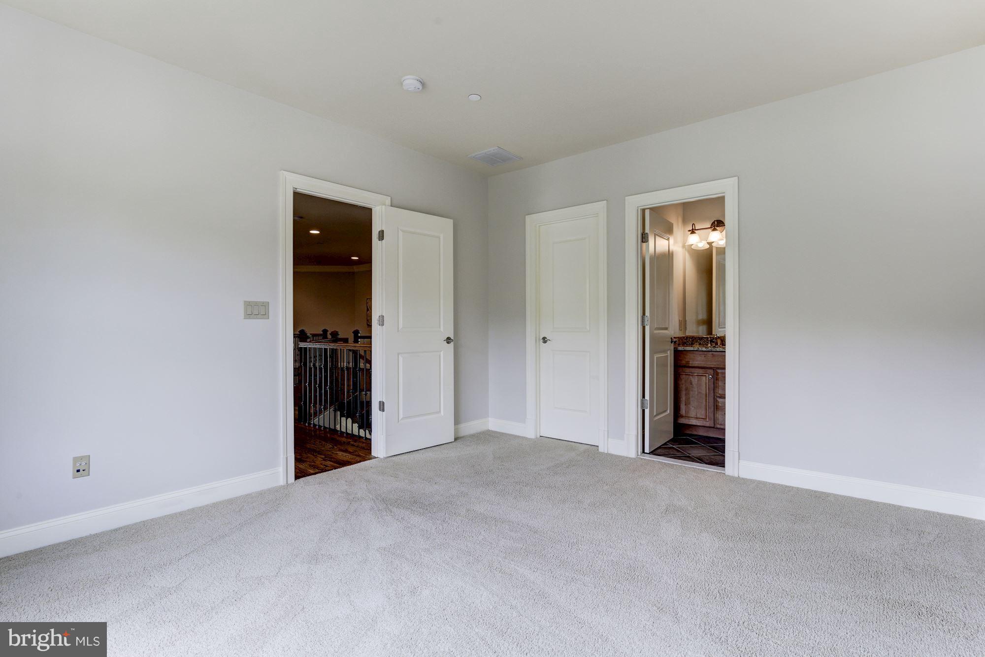 OAKWOOD KNOLLS - Residential